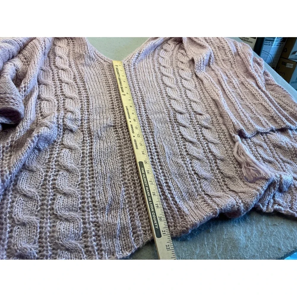 Lavender Cable Knit Shawl Wrap Tassel Detail One Size Boho Chic‎